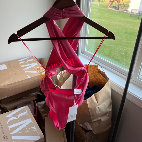 BLOGGERS FAV ZARA CUT OUT CHEST BODYSUIT TOP - Picture 3 of 7